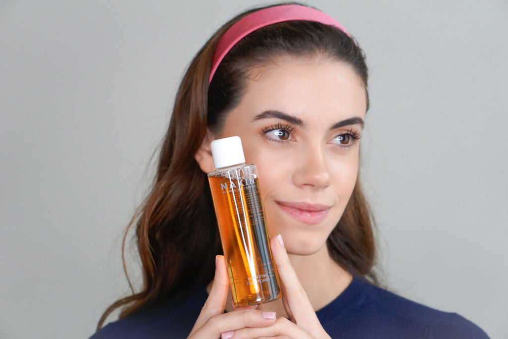 How To Apply Face Toner
